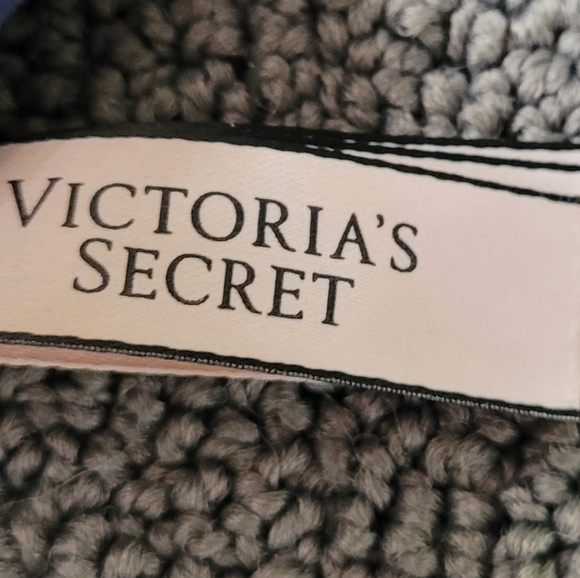 Lot of Victoria's Secret 38D Bras - Picture 5 of 5